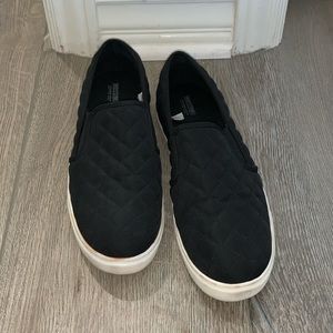 mossimo supply co black slip ons